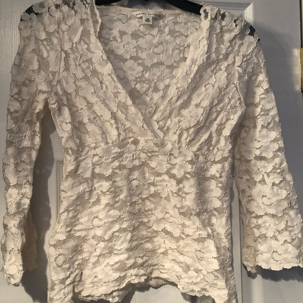 Sheer lace material Banana Republic top - Picture 3 of 3